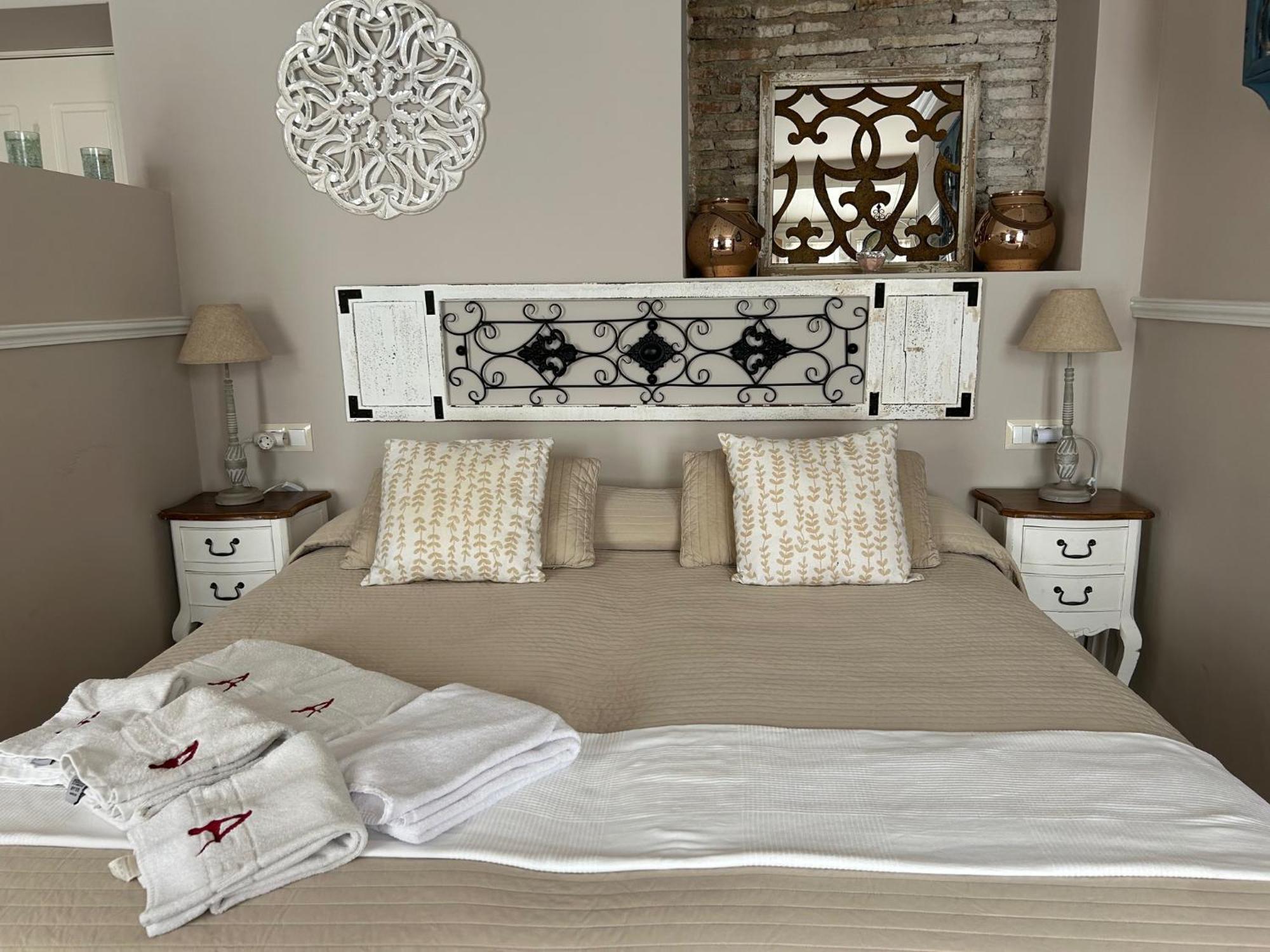 Apartamentos Luna Suites Palacio Almagra, Granada